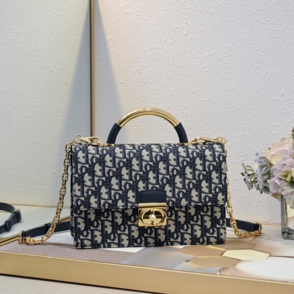 DIOR