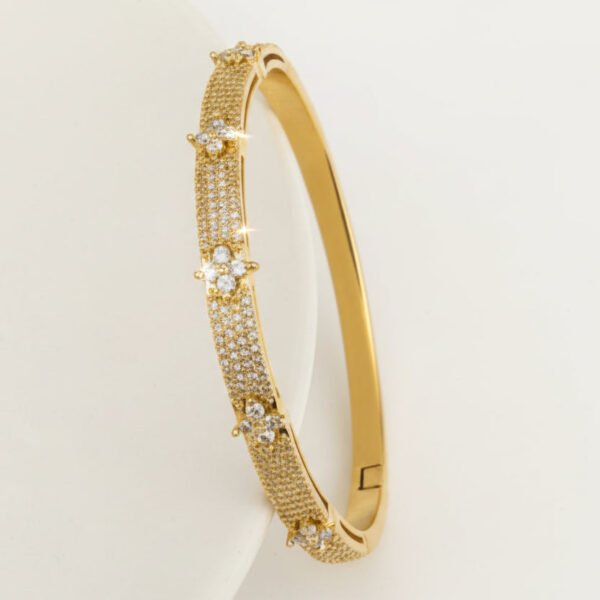 Hailey Bangle